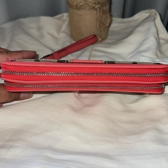 NWOT Coach Signature Leather Long Wallet w/Front Zip Compartment, Coral - Picture 6 of 9